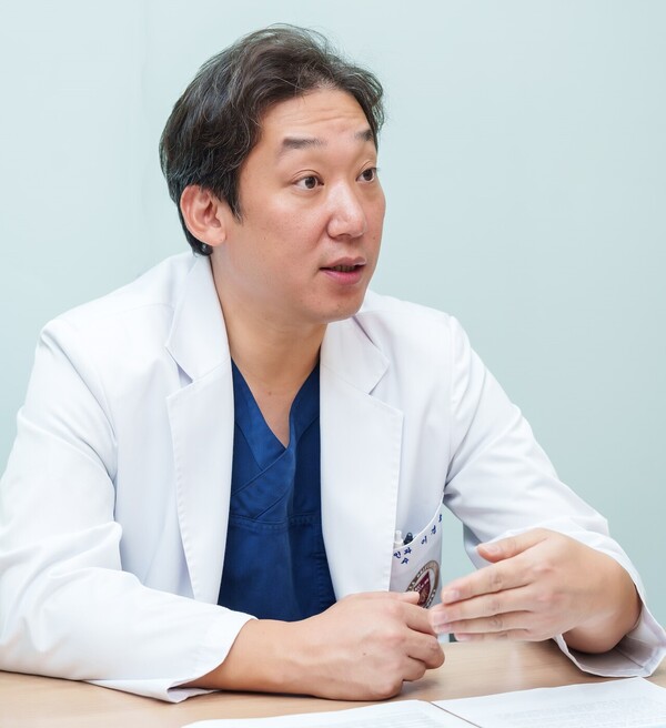 Dr. Yi Kyong-wook