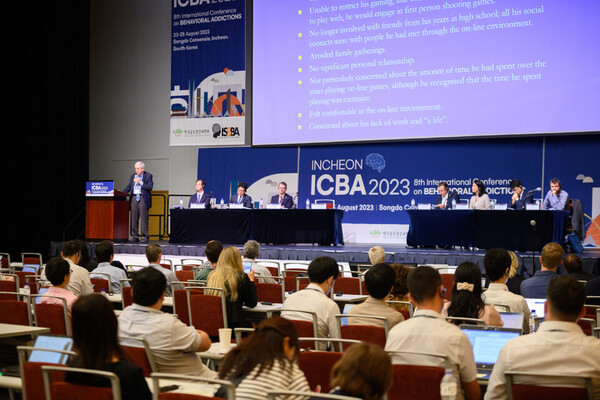 Experts explored ways to advance public health science to address the problem of behavioral addictions at the 8th International Council on Behavioral Addictions (ICBA) World Health Organization (WHO) Session, held Aug. 23-25 at the Songdo Convention Center in Incheon. (Courtesy of the Korean Academy of Addiction Psychiatry)