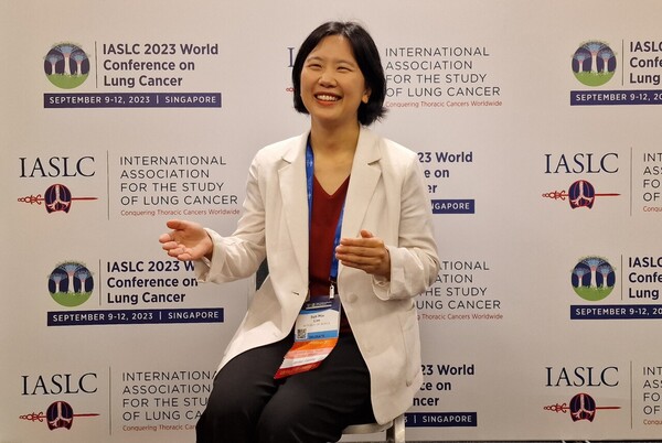 Professor Lim Sun-min of the Lung Cancer Center at Yonsei Cancer Hospital discusses deregulating the clinical trial environment on the sidelines of the WCLC 2023 in Singapore from Sept. 9 to 12.