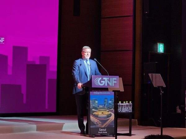 Jonathan Atwood delivers the keynote speech on behalf of Kingsley Wheaton, Chief Strategy & Growth Officer, BAT, on the topic of smarter regulation to build a tobacco-free 2030 on Wednesday in Yeouido, Seoul.  (Credit: KBR)