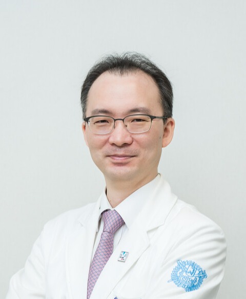 Professor Lee Jung-ryeol of Obstetrics and Gynecology at SNUBH will lead the state-supported clinical research on infertile patients using artificial intelligence (AI) to select the best embryos for implantation during in vitro fertilization (IVF). (Credit: SNUBH)