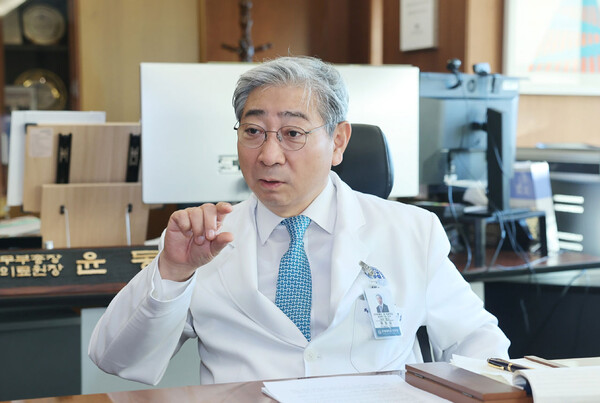 Yoon Dong-sup, President and CEO of Yonsei University Health System (YUHS), has been appointed as the 20th President of Yonsei University. (Courtesy of YUHS)