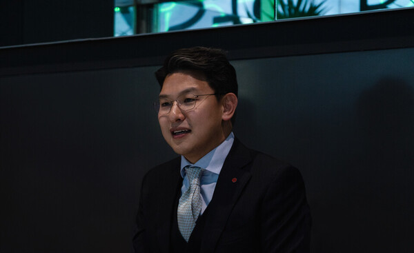Lotte Biologics CEO Richard Lee explained domestic and international orders his company received in an interview with Korea Biomedical Review on the sidelines of CPHI Worldwide 2023 in Barcelona, Spain, on Friday.