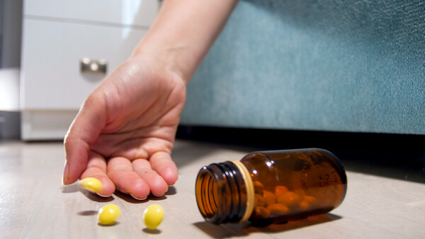 Rep. Seo Jeong-sook of the People Power Party has introduced a bill to amend the Narcotic Drugs Control Act to prohibit doctors from prescribing narcotics or psychotropic drugs to themselves or their family members. (Credit: Getty Images)
