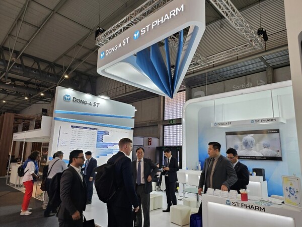 Dong-A ST and ST Pharm operated a joint promotional booth at the CPHI 2023 in Barcelona, Spain. (KBR photo)