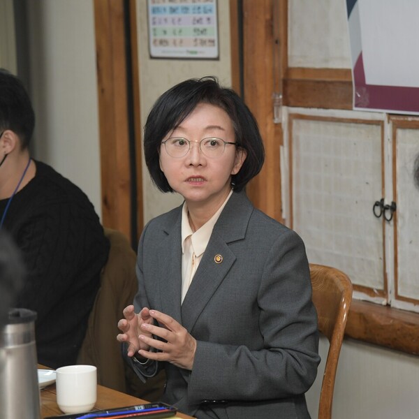 Minister of Food and Drug Safety Oh Yu-kyoung met with journalists covering the ministry last Friday.