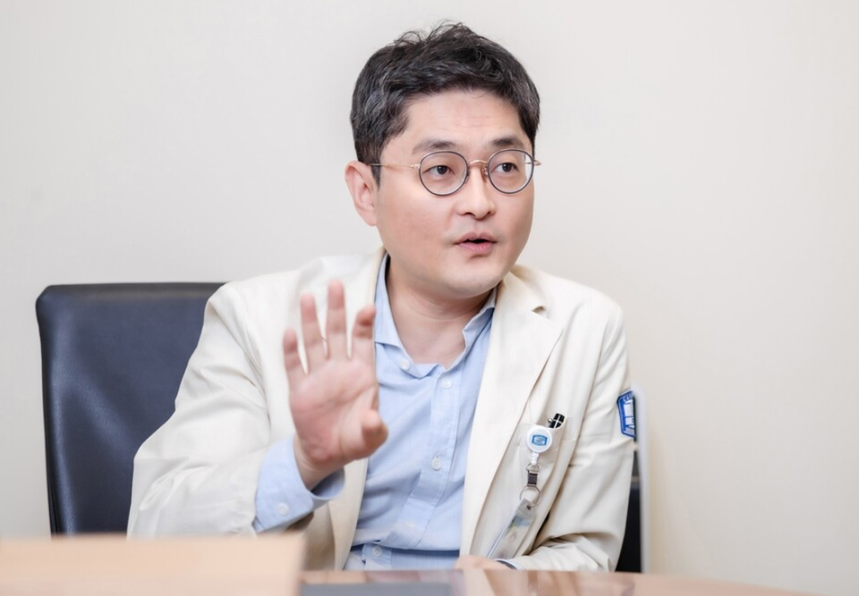 Professor Kim In-ho of the Department of Oncology at the Catholic University of Korea Seoul St. Mary’s Hospital stressed the need to reimburse Padcev for urothelial cancer patients during a recent interview with Korea Biomedical Review.