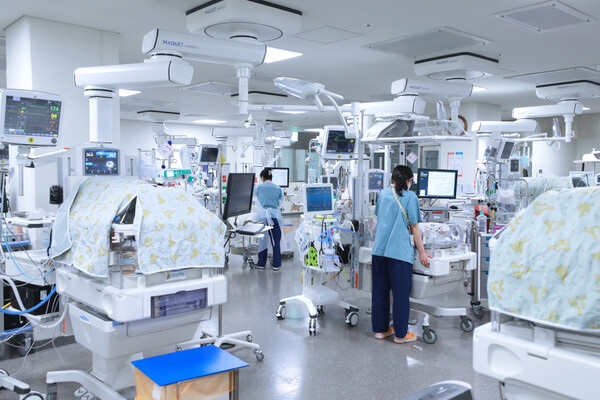 The Neonatal Intensive Care Unit at Chungnam National University Sejong was recently expanded to 15 beds, making it a regional center for neonatal intensive care. Its goal is to have 20 beds this year. (Courtesy of Chungnam National University Sejong Hospital)