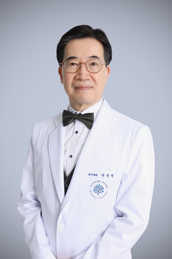 Professor Park Joong-won of the Department of Gastroenterology at Myongji Hospital