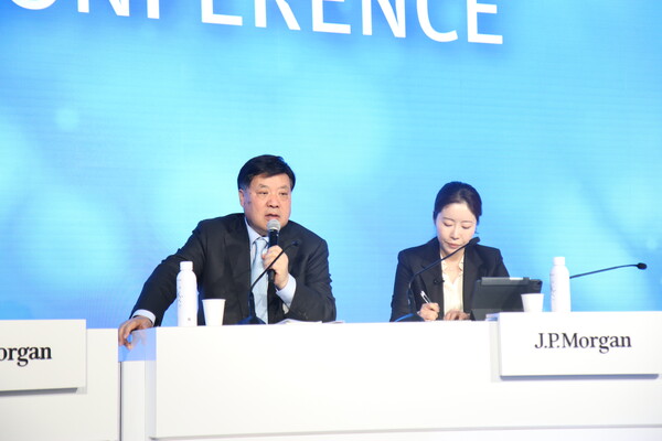 Celltrion Group Founder and Co-Chairman Seo Jung-jin speaks at a Q&A session during the 2024 J.P. Morgan Healthcare Conference's Main Track on Wednesday in San Francisco, Calif., the U.S. (Credit: Celltrion)