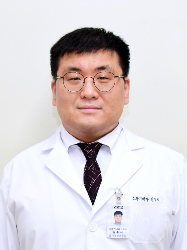 Professor Kim Joo-seok