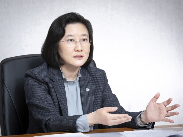 Professor Seock-Ah Im of the Department of Hematology and Oncology at Seoul National University Hospital talks about Enhertu’s efficacy and desirable reimbursement for the new superior treatment for breast cancer during a recent interview with Korea Biomedical Review.