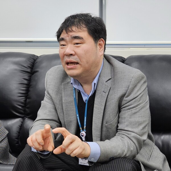 Chae Kyu-han, drug safety planning officer at the Ministry of Food and Drug Safety, explained this year’s administrative plan to journalists on Tuesday.