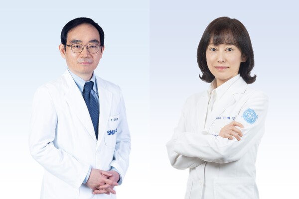SNUBH research team, led by Professors Kim Kwang-il (left) and Lee Hye-jin, found that older adult patients showed poor usage of digital healthcare, despite high smartphone use.