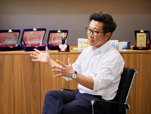 Boryung CEO Chang Doo-hyun explains the company’s ambitious anticancer business goals during a recent meeting with journalists covering the Korea Pharmaceutical and Bio-Pharma Manufacturers Association.