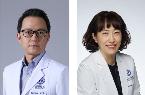 A Severance Hospital team, Professors Park Jun-chul (left) and Jung Da-hyun, confirmed that a plant-based hemostatic powder is as effective as traditional methods in treating gastrointestinal bleeding (Credit: Severance Hospital)