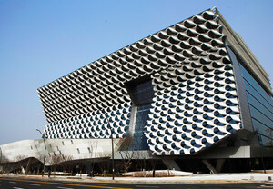 Kolon Life Science faces leadership vacuum as CEO Kim exits amid pivotal gene therapy push